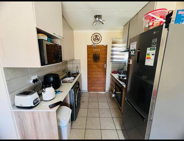 4 BEDROOM APARTMENT FOR SALE IN ESTHER PARK